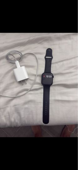 Apple Watch Series 10 (GPS + Cellular)