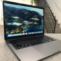 MacBook Pro 13.3 With M1