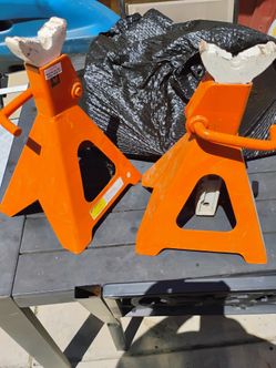 Jack stands
