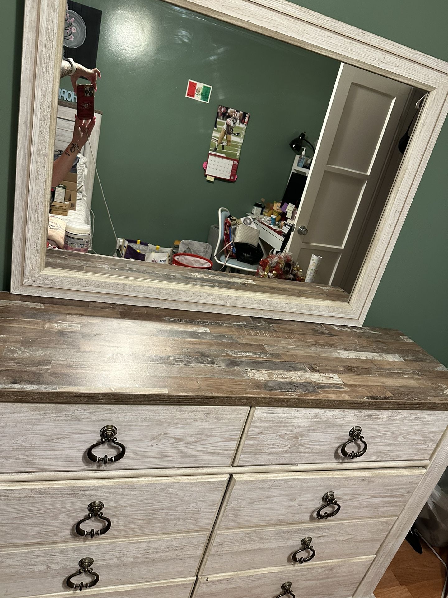 Dresser Set