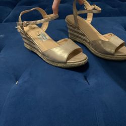 Size 11 Gold And Natural Fiber Wedges 