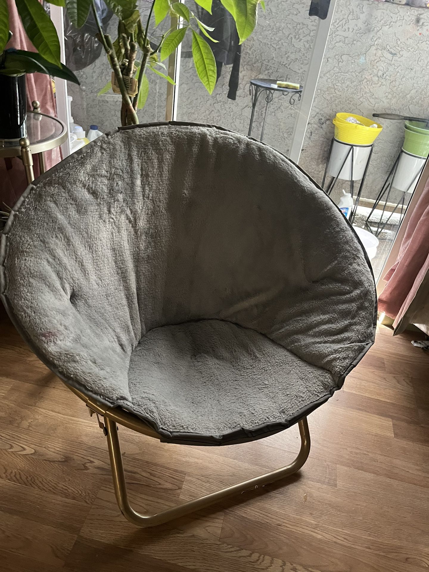 Saucer Gray Foldable Chair 