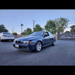 2003 BMW 525i