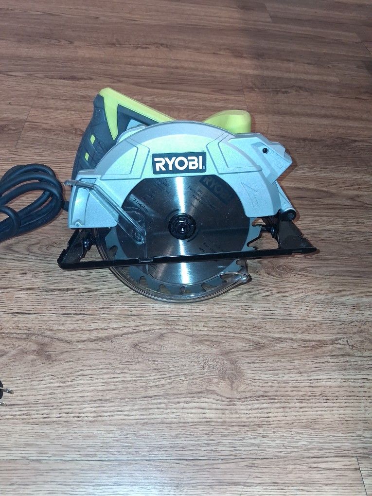 BRAND NEW NEVER USED RYOBI CIRCULAR SAW CORDED