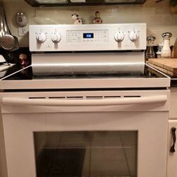 Kitchen Stove / Microwave/ Fridge or Individually / Refrigerador, Horno & Microonda  O Individual 