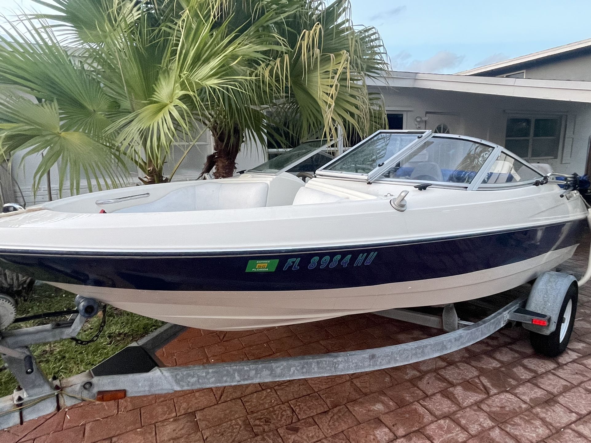 Boat bayliner 17’ 96