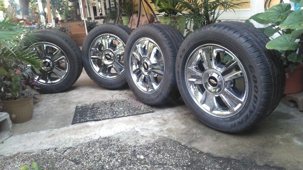 4 20 inch Chevy rims n tires 275/55/20s for Sale in Pearland, TX OfferUp