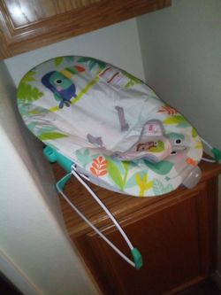 Bouncer chair for infant