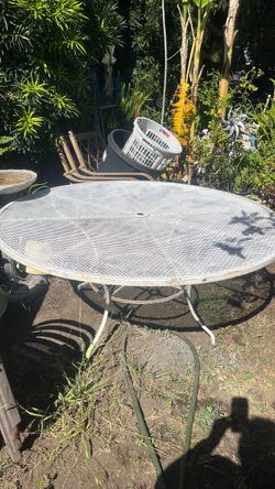Mesa  dimensión 5 ft