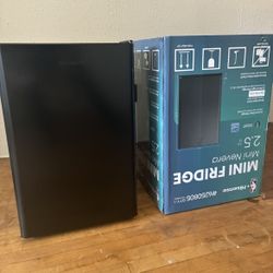 Hisense 2.5 Mini Fridge