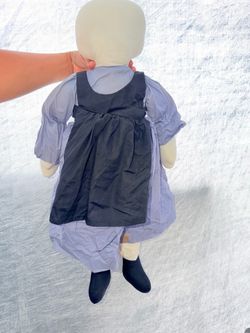 Faceless Amish Girl doll with dress & apron.