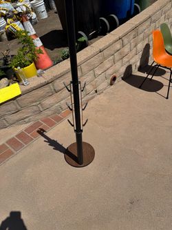 Stand for Dyson vacuum yard sale NOW
