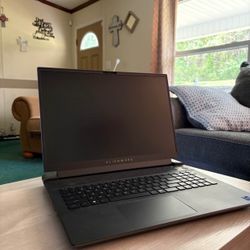 Alienware M18 R1 - RTX 4090