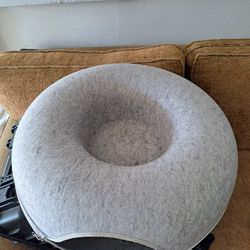 Cat dona , cat bed