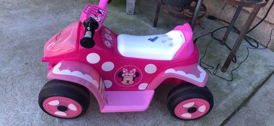 Minnie Mouse Eletric Car
