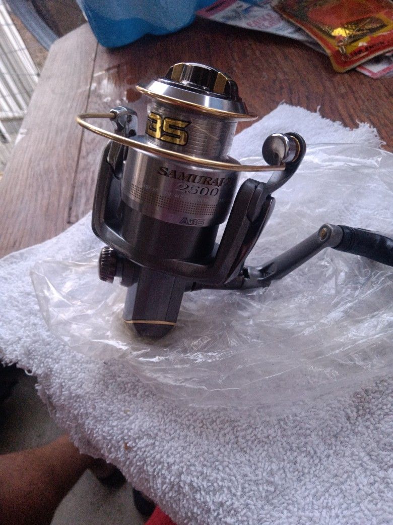 Samurai 2500 Fishing Reel