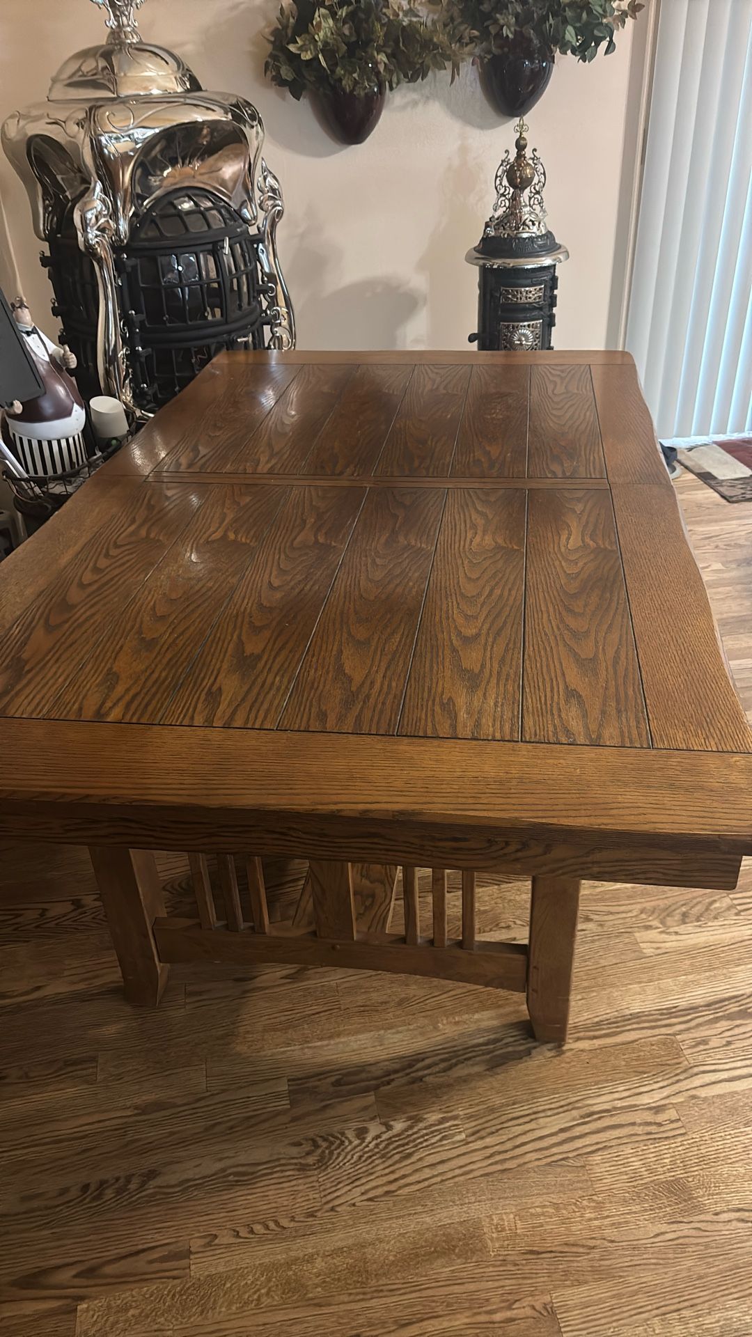 Kitchen Table And 6 Chairs