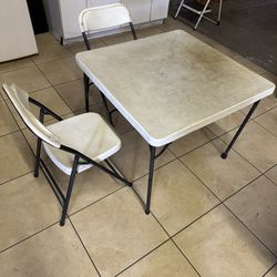 Table 34” + 2 Chairs