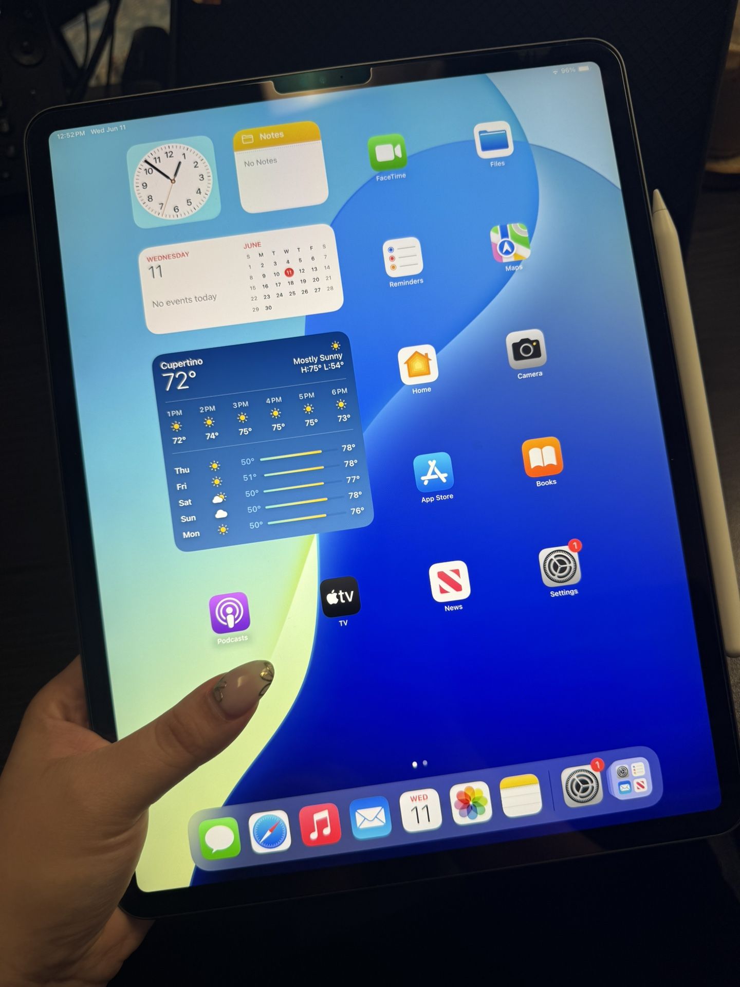 12.9” iPad Pro 128gb (2021)