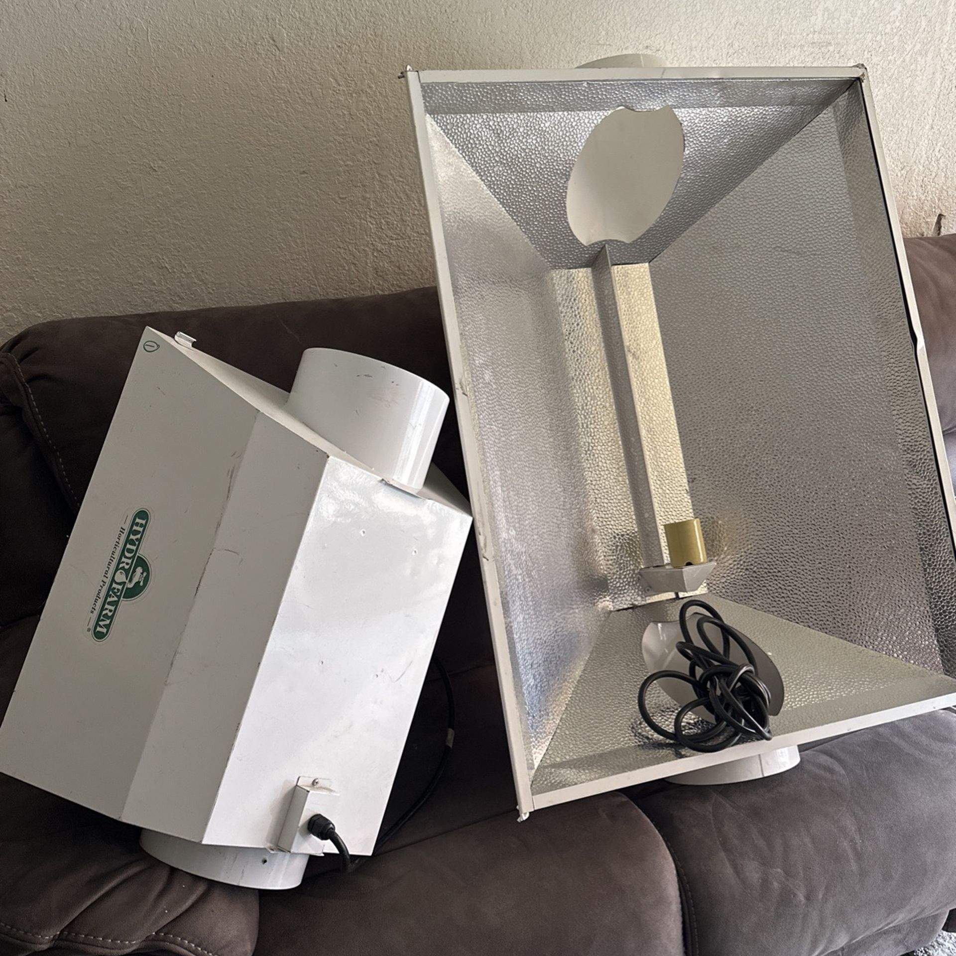 Hydrofarm 1000w Grow Lights