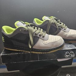 Big Nike Low 1 LE 'Grey Volt'