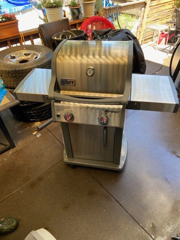 Weber S210 Stainless Propane Grill