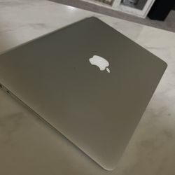 MacBook (13-Inch, 2017) Grey 