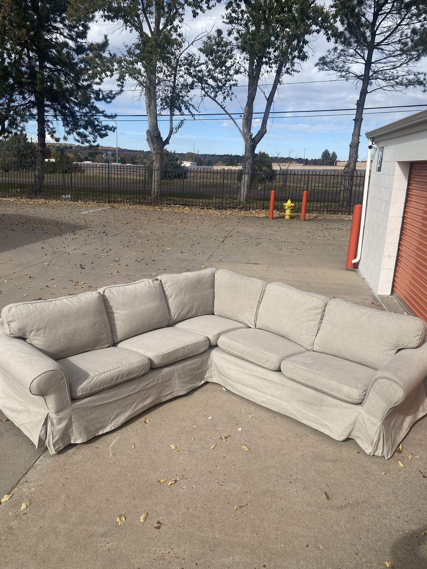 FREE DELIVERY!! Off-white sectional