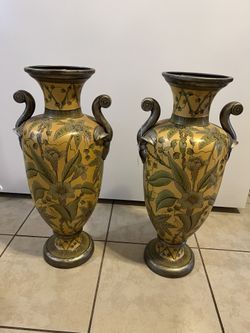 Two Piece Vase Set 