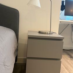 IEKA Nightstand