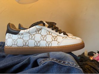 Valentine Size 7 shoes