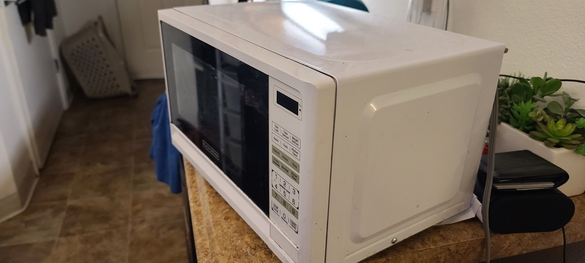 black and decker microwave