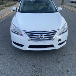 2015 NISSAN SENTRA FULLY LOADED LOW MILES 