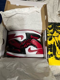 Air Jordan 1 Mid  Sneakers