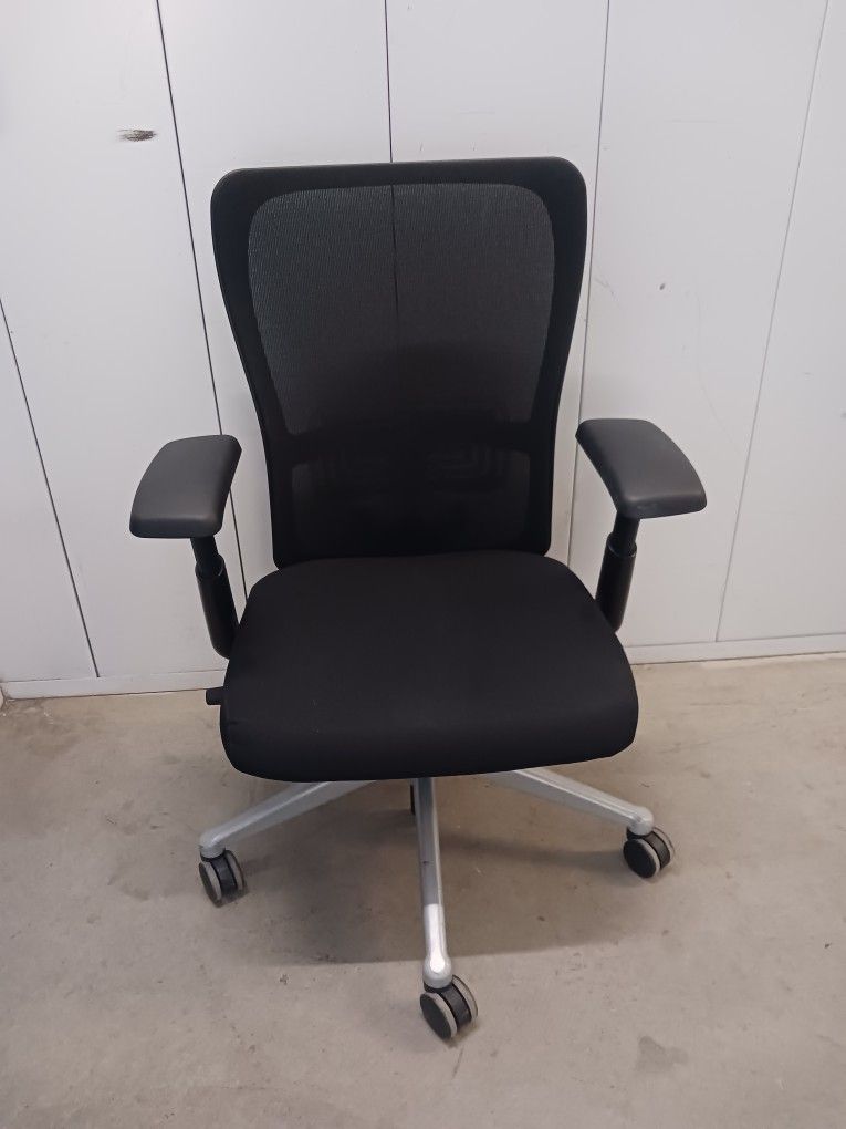 Haworth Zody Ergonomic Task Chair With Lumbar Support