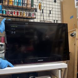 Samsung 2010 32-inch 720p LCD Widescreen TV