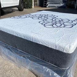 Queen Bamboo Cooling Gel Memory Foam!!