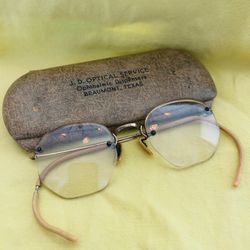 Antique Eye Glasses With Case 