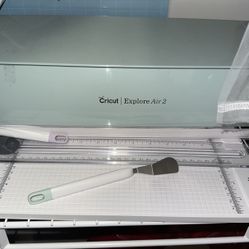 Cricut With Cricut Iron 