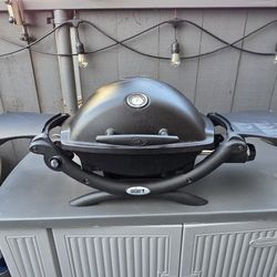 Weber Q 1200 1-Burner Portable Tabletop Propane Gas Grill