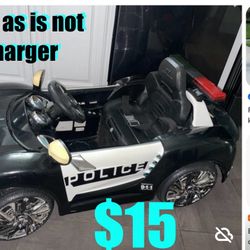 $15 Ride on Kids Police 👮‍♀️ Car 🚔 sold as is not charger idk if works 