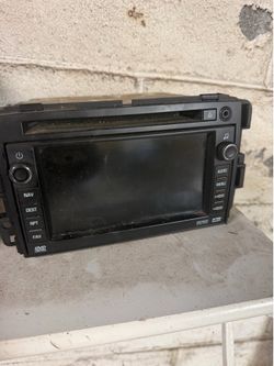 08 suburban factory radio