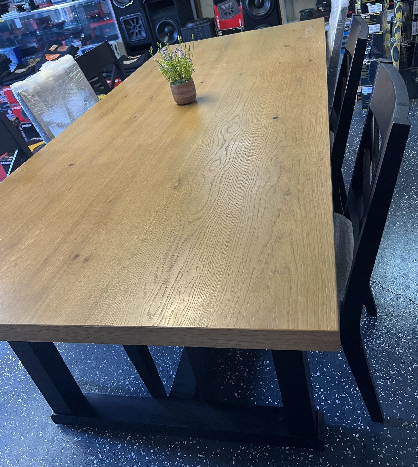 Comedor De 6Sillas. Nuevo. Bonito