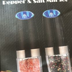 Pepper Salt Mill Set 