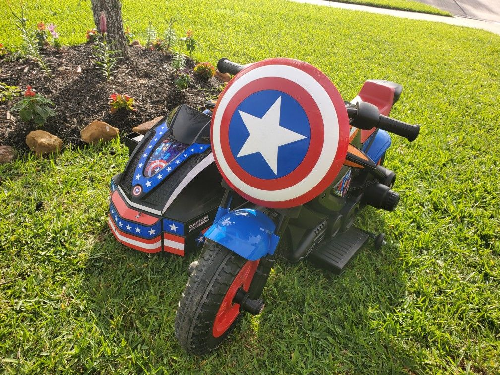 Marvel's Captain America Motorcycle and Sidecar, 12-Volt Ride-On Toy by Kid Trax