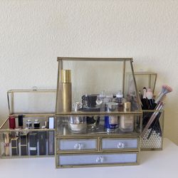 makeup organizer and storage 