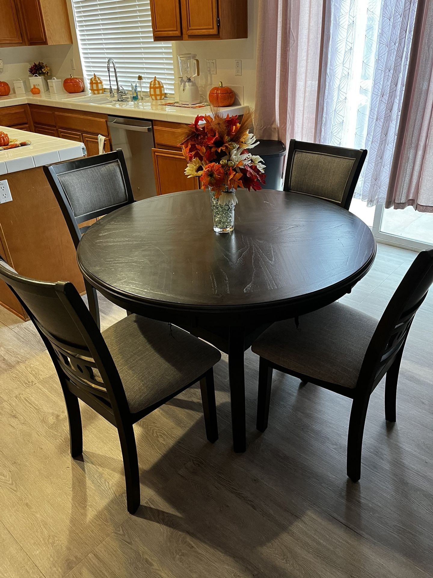 Breakfast kitchen table