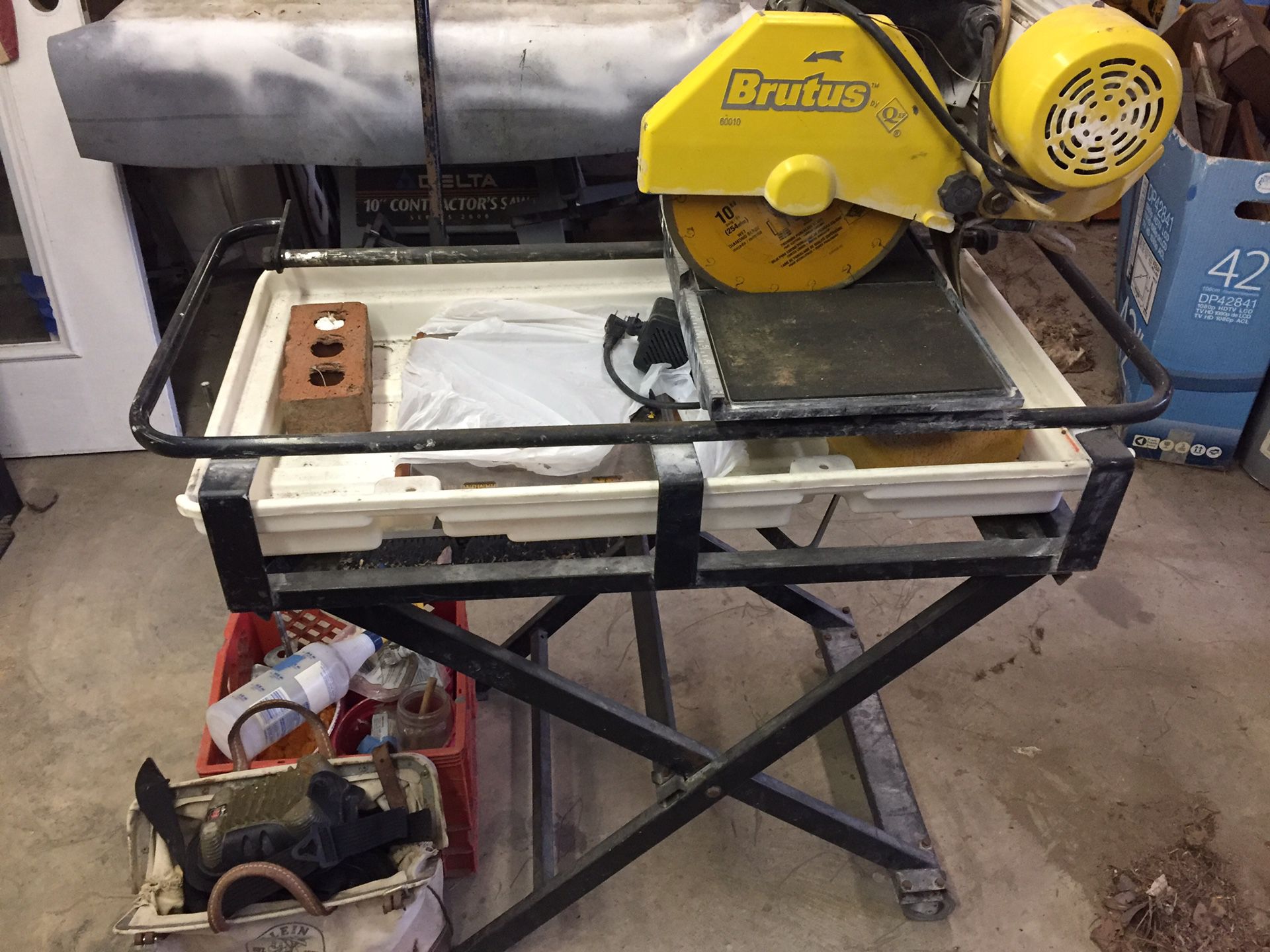 Brutus 18” Professional Tile Saw 60010 w/tile tools