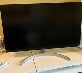 LG - 27UL600-W 27" IPS LED 4K UHD FreeSync Monitor with HDR (DisplayPort, HDMI) - Silver/White