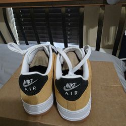Airforce 1.  9.5 Men 